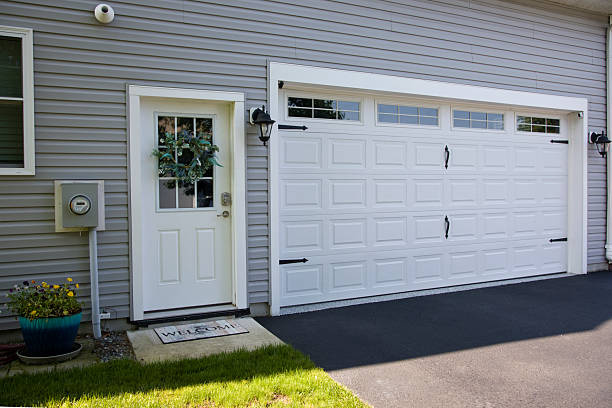 24/7 Emergency Garage Door Panel Replacement experts in Williamston, MI